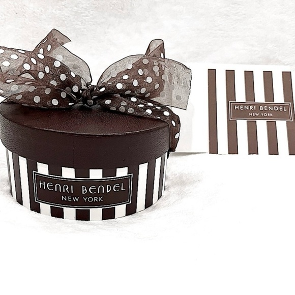 Henri Bendel Milliner Hat Box KeyFob With Dust Bag & Gift Box/ Ribbon/Card NWT - Picture 2 of 9